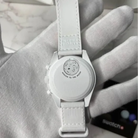 OMEGA x Swatch Mission to the Moonphase – Snoopy Edition (Full Set) - Picture 3 of 6